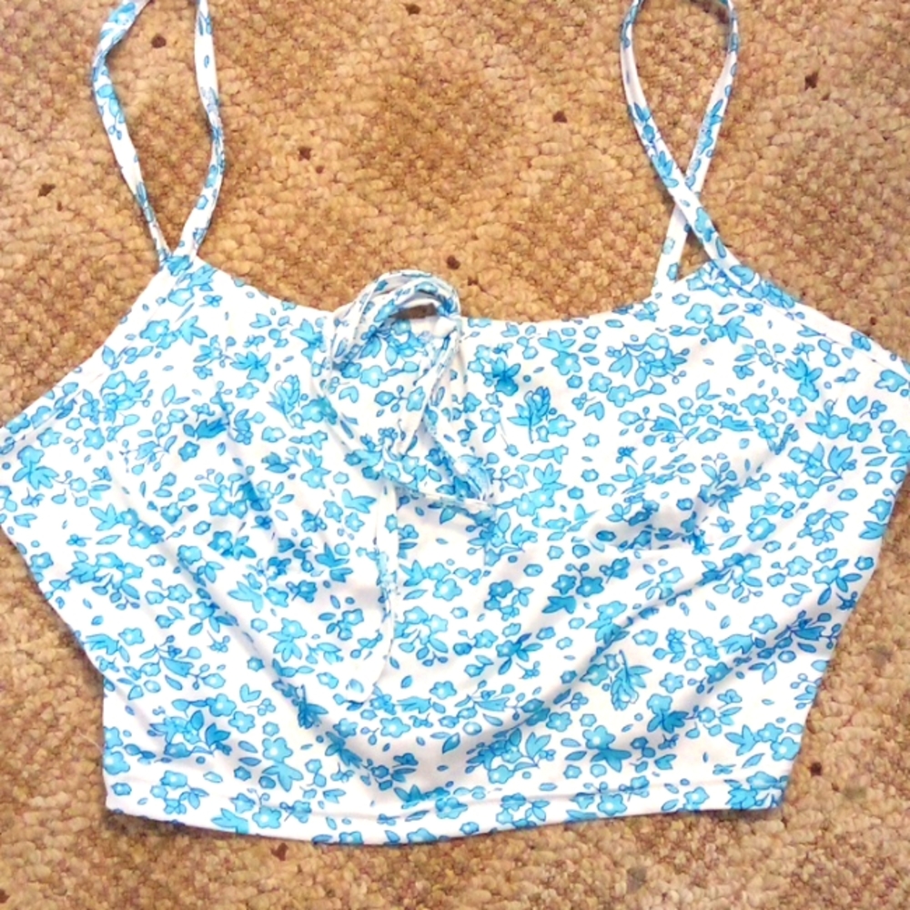 NWOT BUNDLE Cropped Top of 4